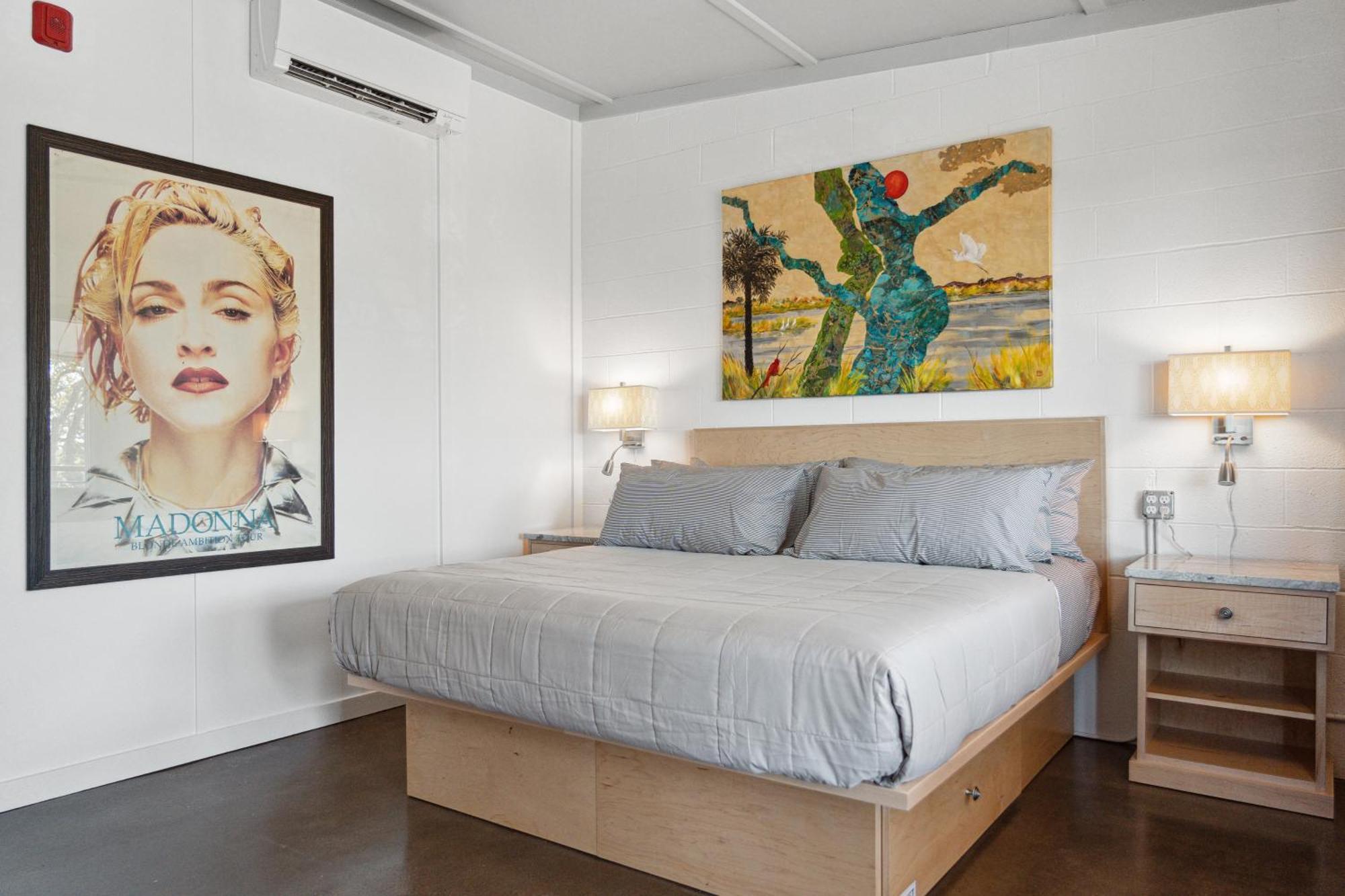 Boutique Vera In The Heart Of Folly Hotel *