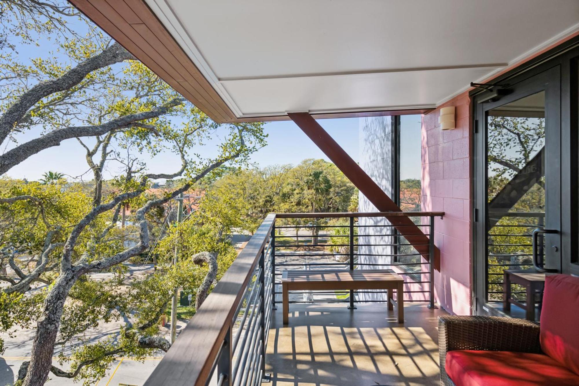 Hotel Boutique Vera In The Heart Of Folly *