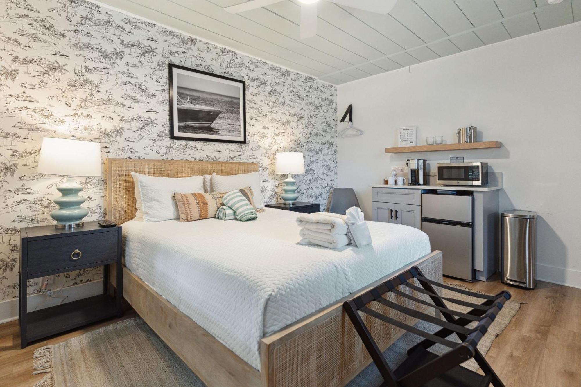 Inn Folliday - The Triple - 24 Folly Beach