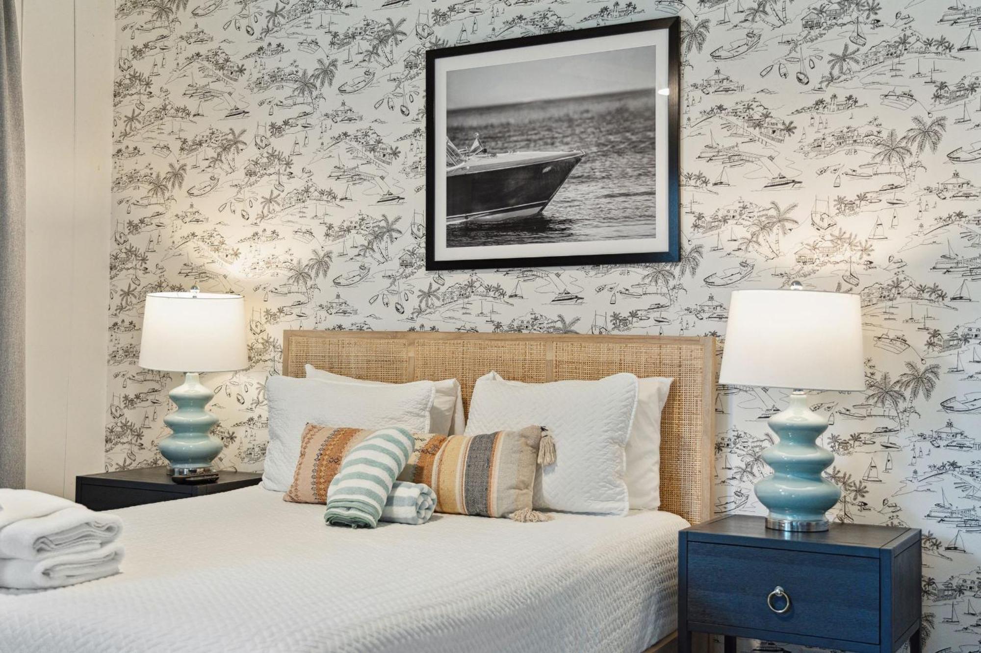 Folliday - The Triple - 24 Inn Folly Beach