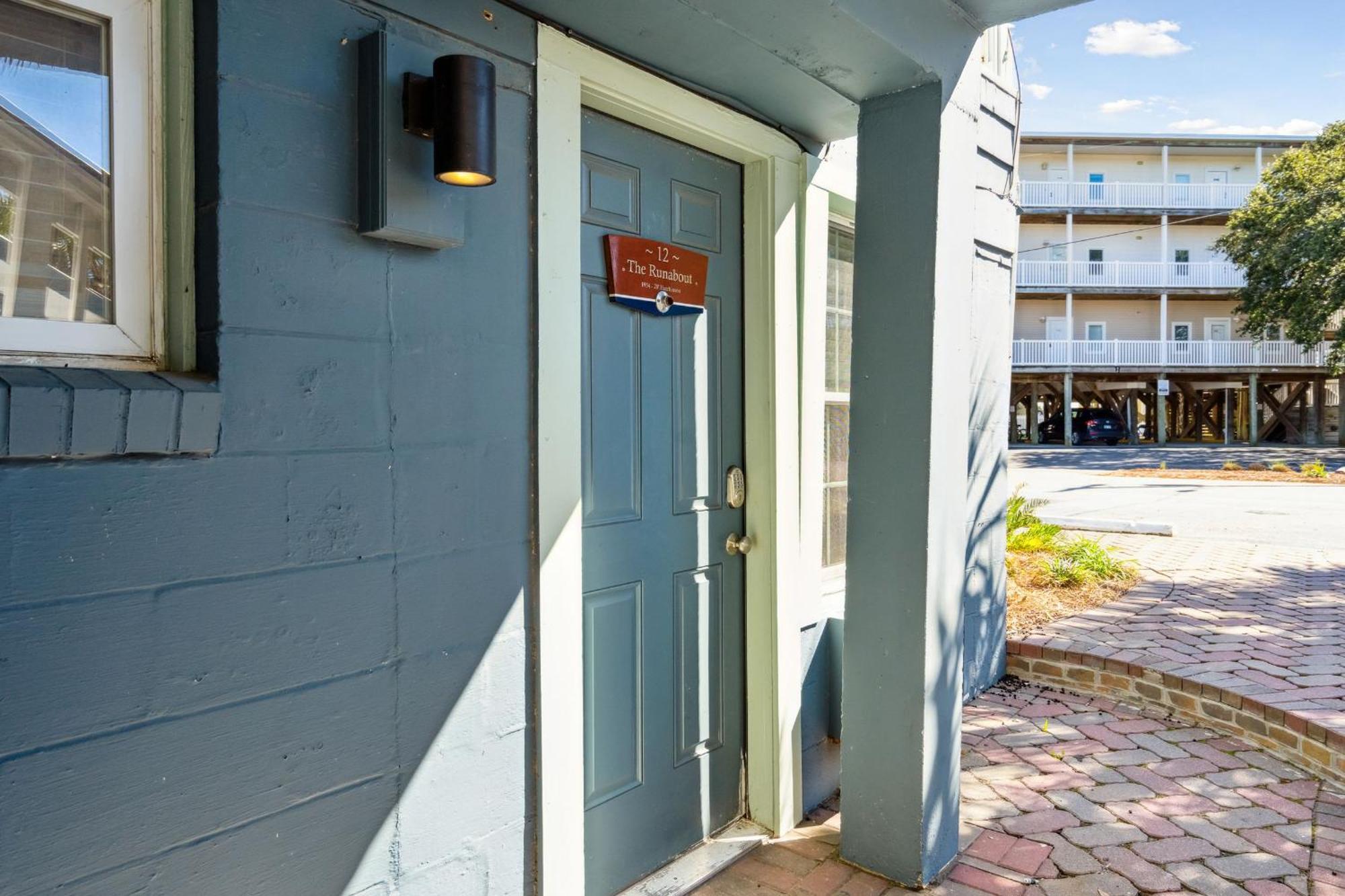 Folliday - The Runabout - 12 * Folly Beach