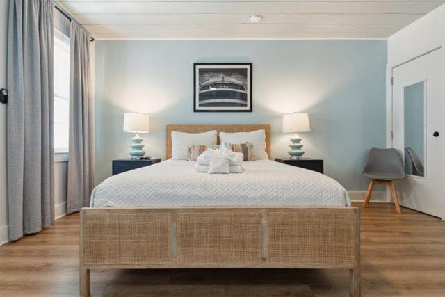 Folliday - The Ariston - 34 Inn