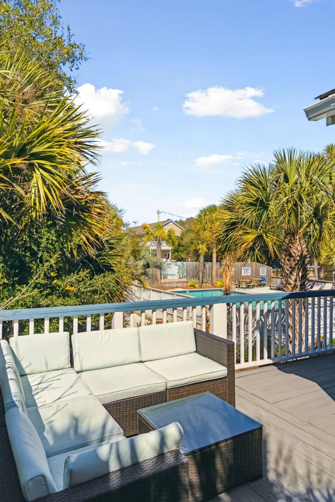 Folliday - The Ariston - 34 * Folly Beach
