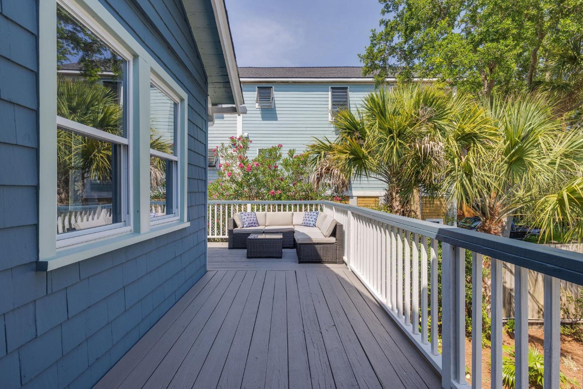 Folliday - The Ariston - 34 Folly Beach