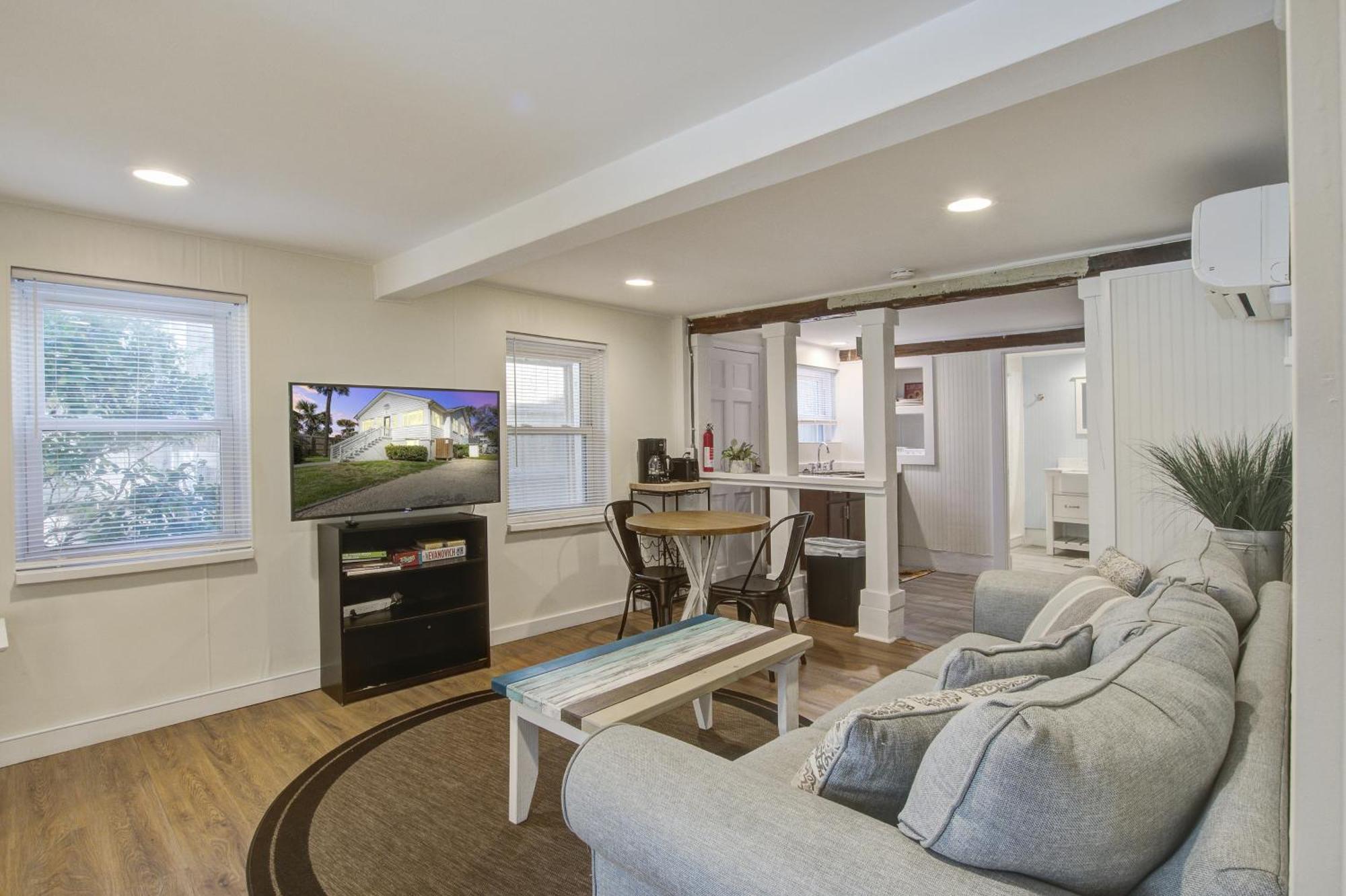 Folly - Beaches Be Crazy #b Holiday home