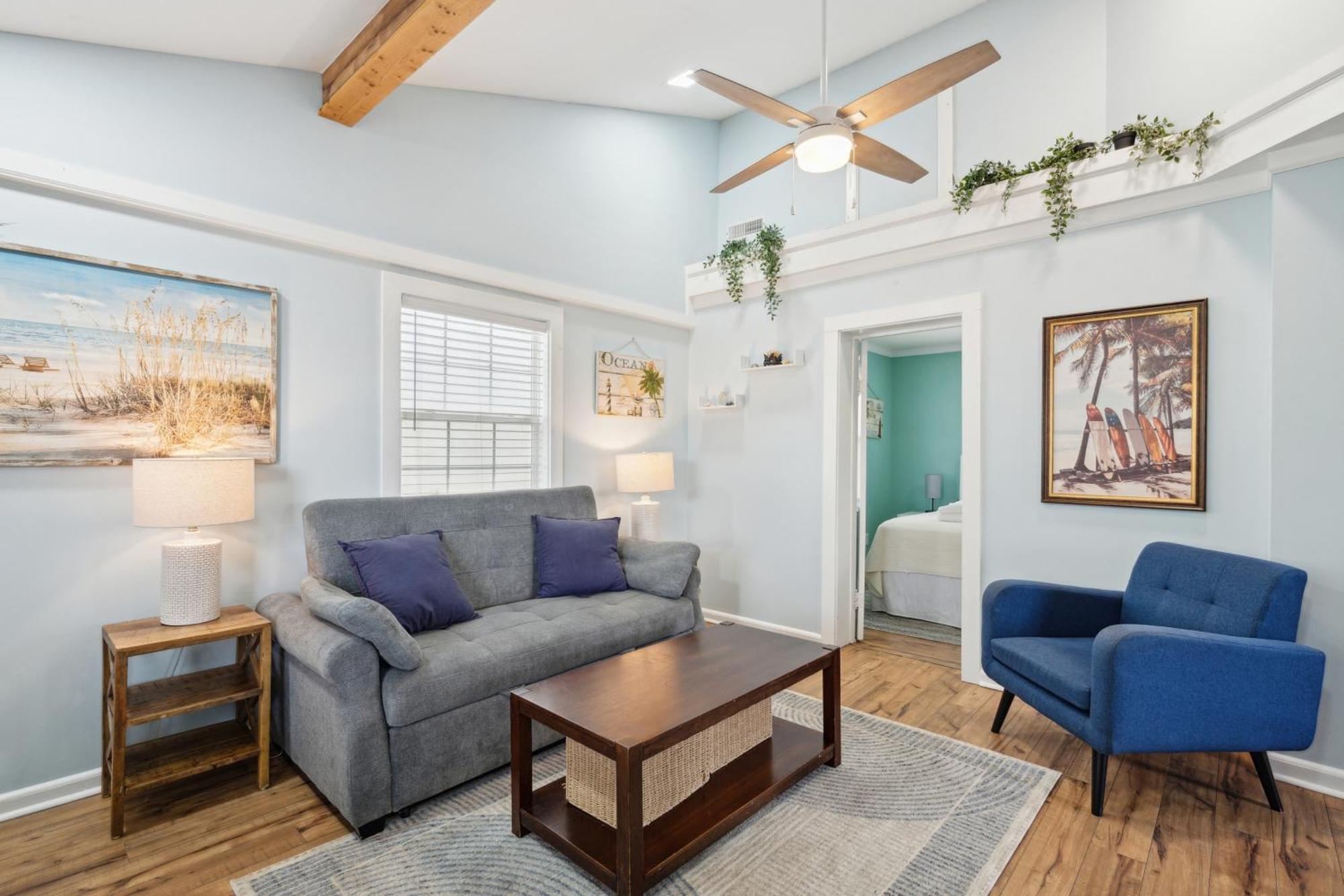 23 Center St - Sunny Side Up - Upstairs Apartment Folly Beach