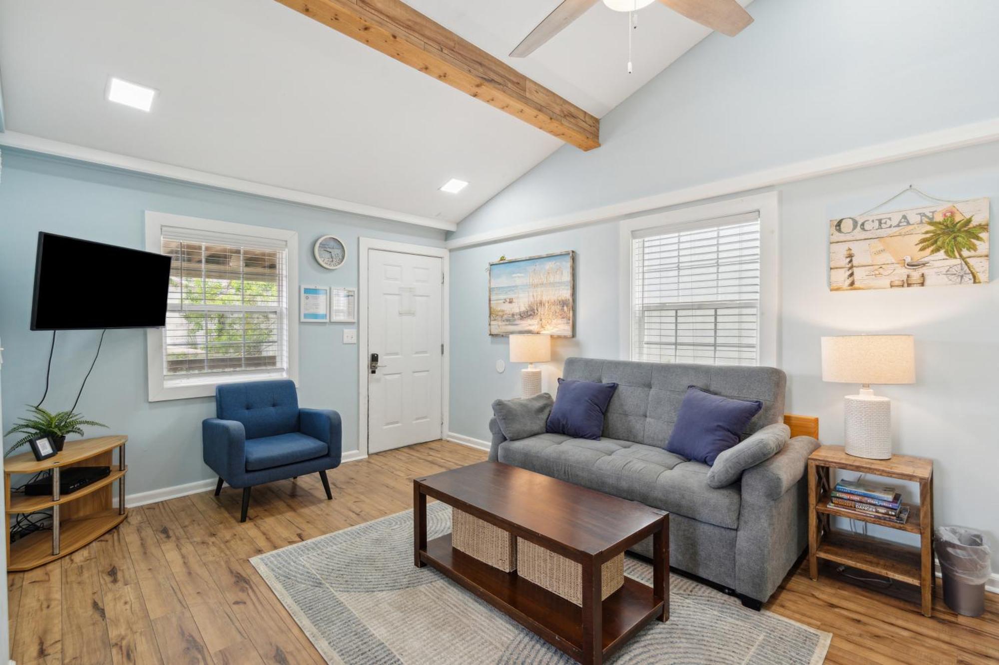 23 Center St - Sunny Side Up - Upstairs