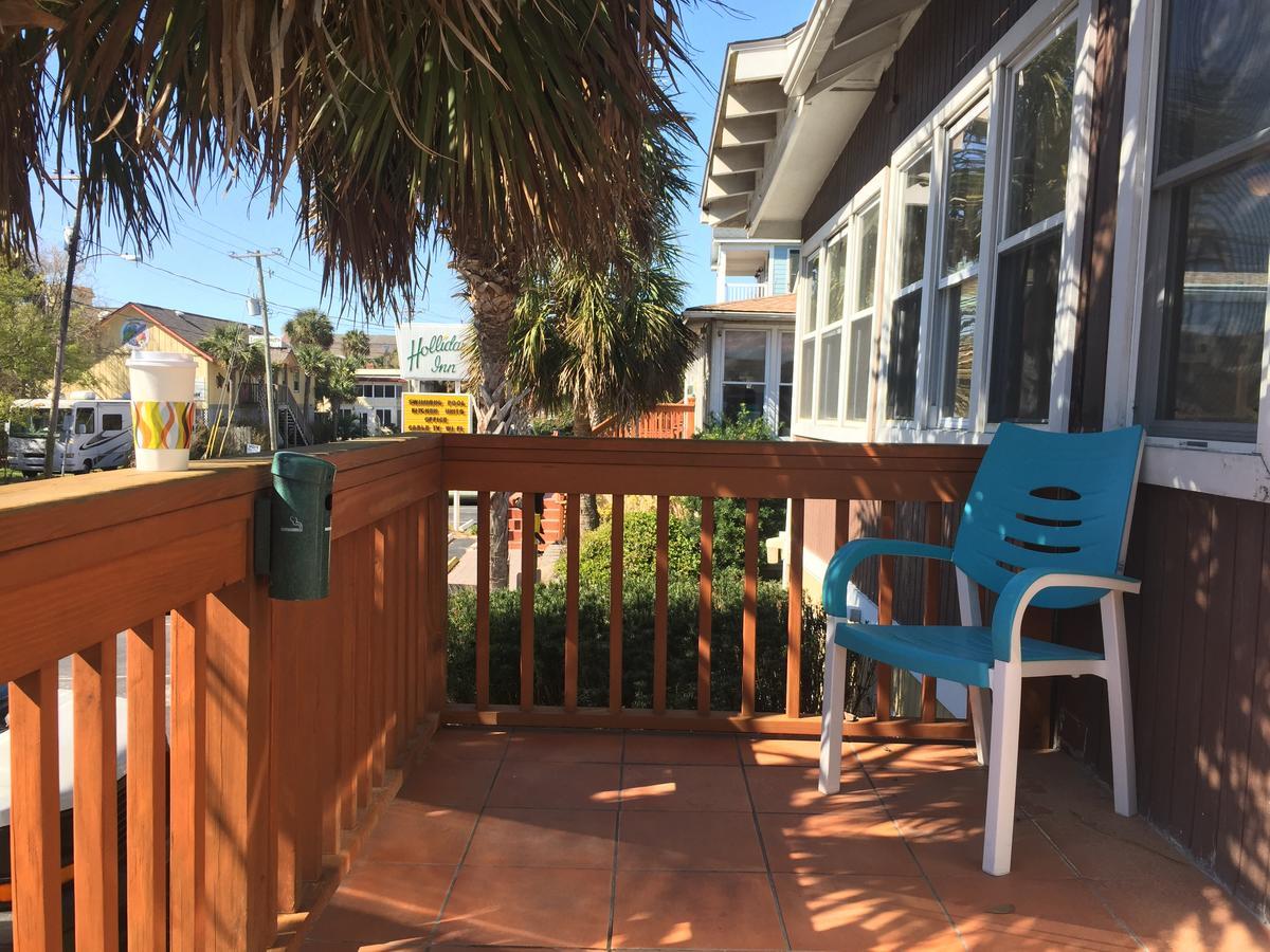Holliday Of Folly Inn