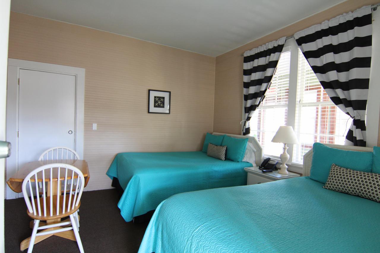 Holliday Of Folly 3*