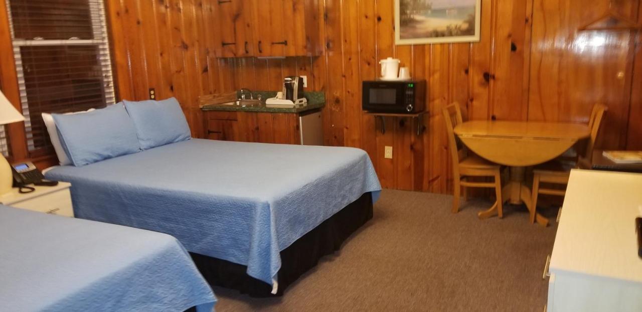 Holliday Of Folly Inn