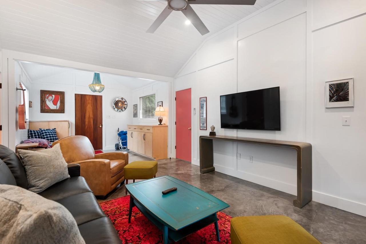Holiday home Folly Vacation 209 East, Modern, Sassy And 3 Blocks To The